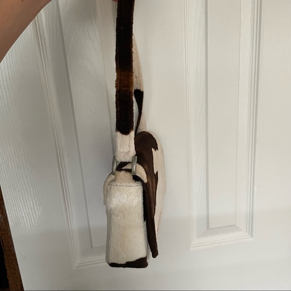 Faux cow hide purse - Picture 3 of 5